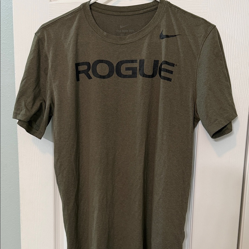 Nike Men's Olive Green Rogue Fitness Tee